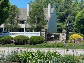 Building Photo - 307 Willow Springs