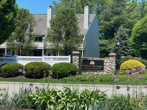 Building Photo - 307 Willow Springs