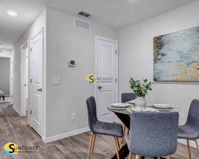 Foto del edificio - Special Offer: Live Rent-Free for Your Fir...