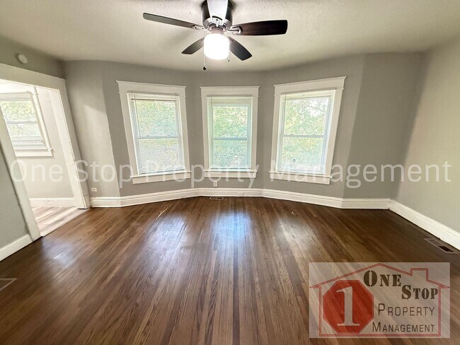 Foto del edificio - Spacious 3-bedroom, 2-bath in Kansas City