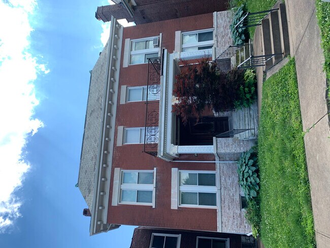Building Photo - 3212 Halliday Ave