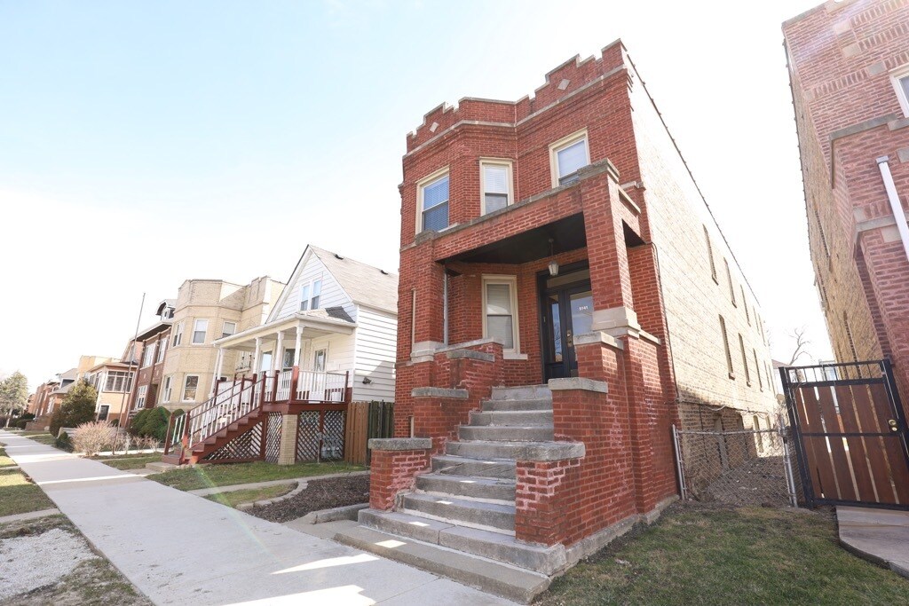 5141 W Roscoe St Unit R1, Chicago, IL 60641 Condo for Rent in Chicago