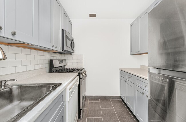 Building Photo - Luxury Riverdale Rental