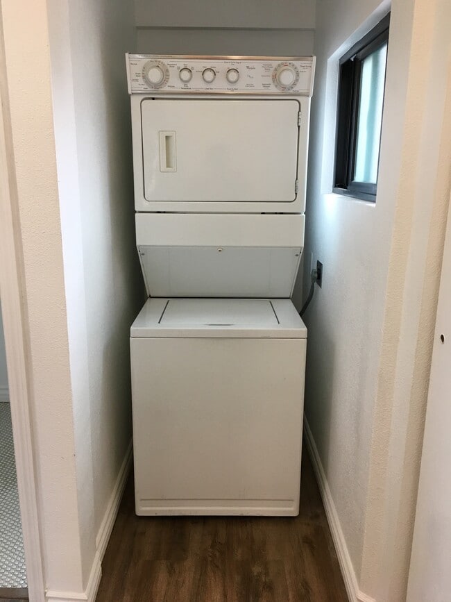 Foto del edificio - 1990 Ocean View Blvd