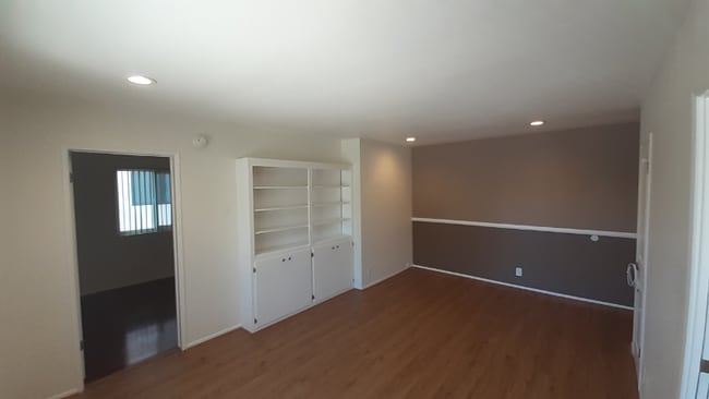 Building Photo - 5929 Laurel Canyon Blvd