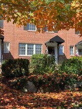 Building Photo - 47 Windsor Ct