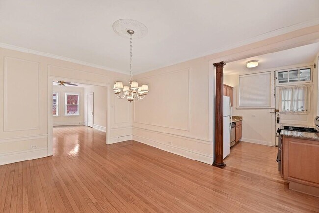 Dining Room - 210 N Oak Park Ave