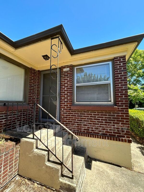 Primary Photo - 7104 N Interstate Ave