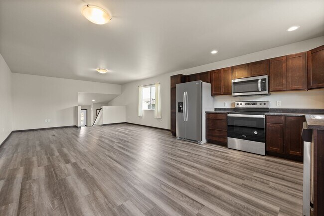 Foto del edificio - 4 BED | 2 BATH | DOUBLE GARAGE | RAPID VALLEY