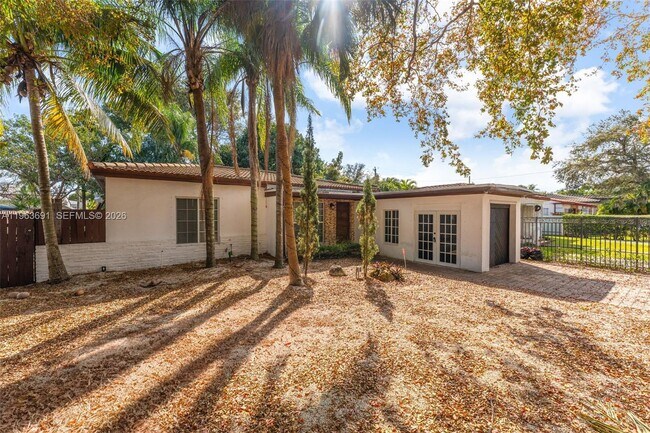 Foto del edificio - 4220 SW 13th St