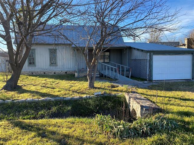 Primary Photo - 210 Pecan St