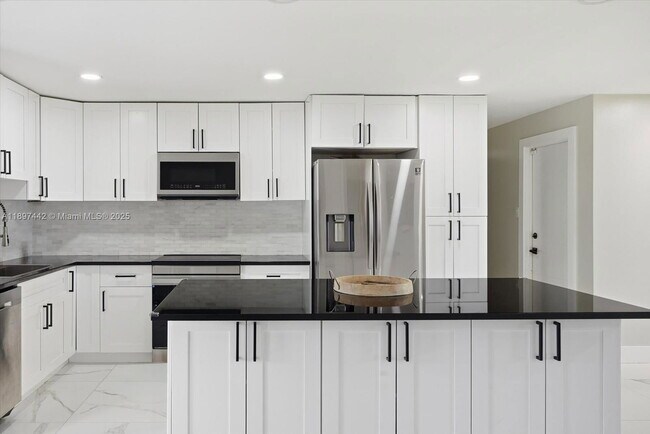 Foto del edificio - 6948 NW 8th St