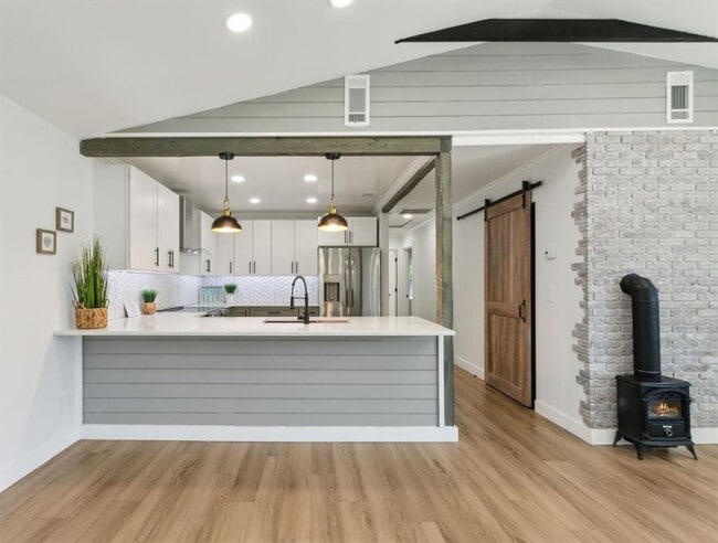 Foto del edificio - Fully Renovated Mid-Century Modern Home on Amelia Island – 3BR / 3BA