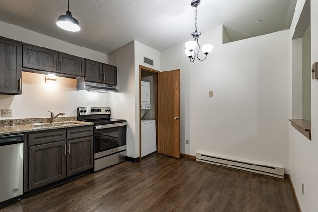 Building Photo - Eagle View Apartments