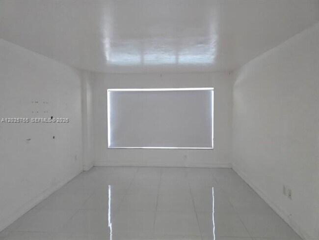 Building Photo - 11111 Biscayne Blvd
