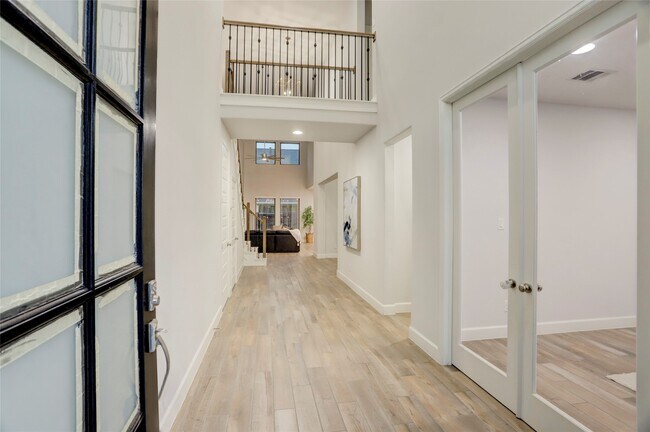 Foto del edificio - 2327 Partridgeberry Ln