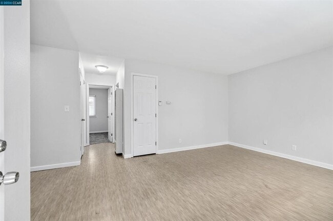 Building Photo - 1409 Berrellesa St