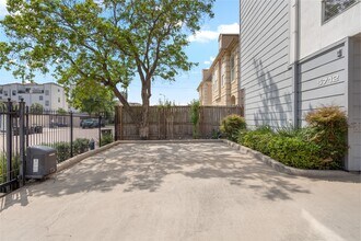 Building Photo - 5712 Winsome Ln