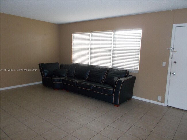 Foto del edificio - 13455 SW 9th Ct