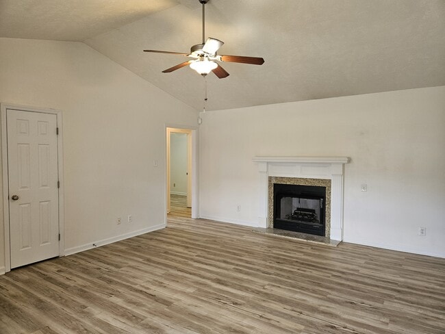 Building Photo - 908 Broadmore Dr