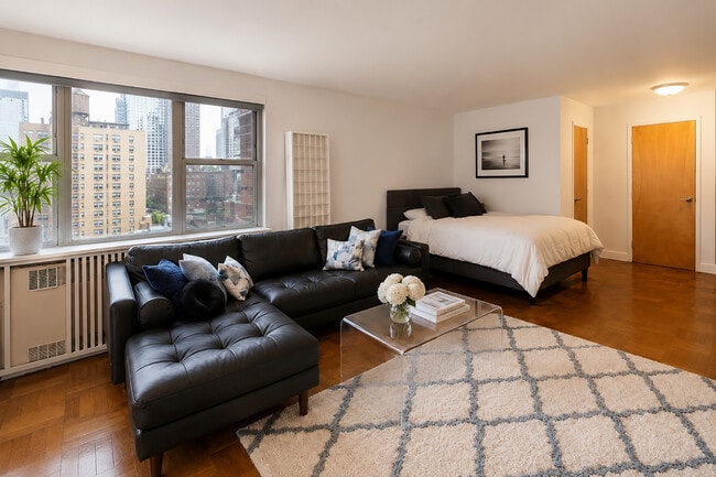 Photo - 233 E 70th St (New York, NY) Apartment