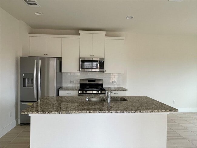 Building Photo - 526 White Steppe Way