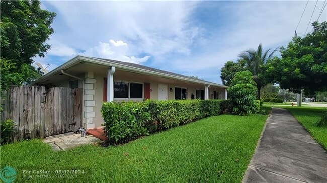 Building Photo - 560 SE 23rd Ave