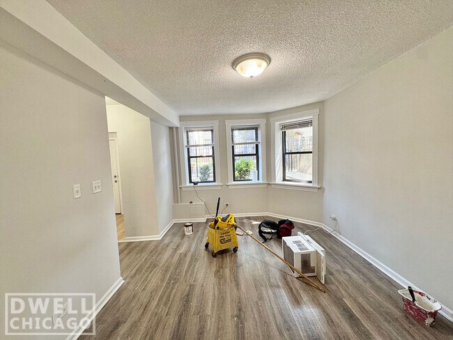Foto del edificio - 2120 N Whipple St