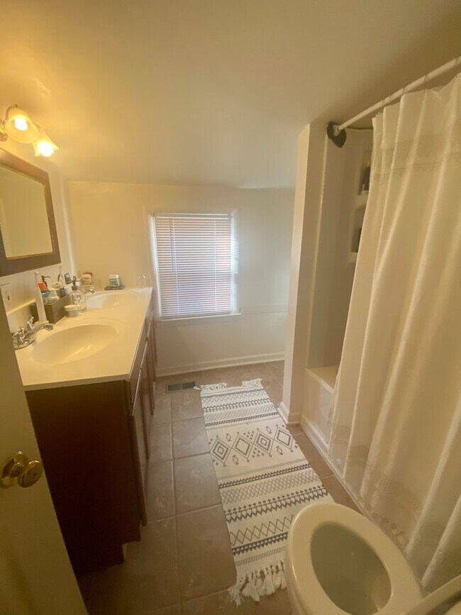 Foto del edificio - Cozy Cape Cod - Minutes to TBS (Quantico) over half an acre!
