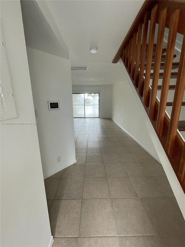 Foto del edificio - 5200 NW 31st Ave