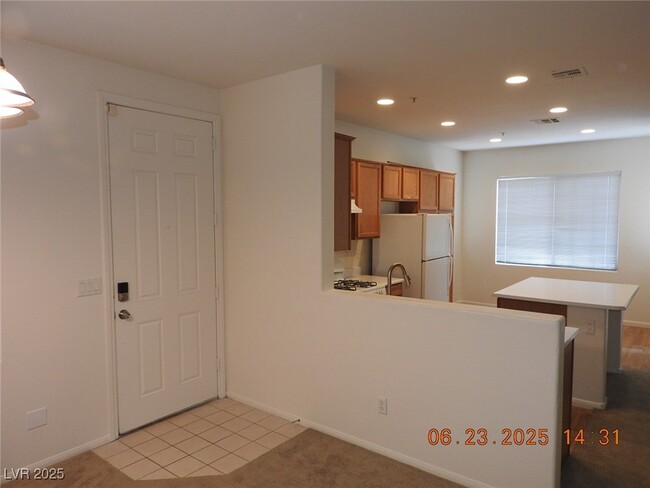 Building Photo - 707 W Sea Harbor Ct