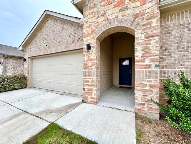 Building Photo - 2120 Alamo Heights Ave