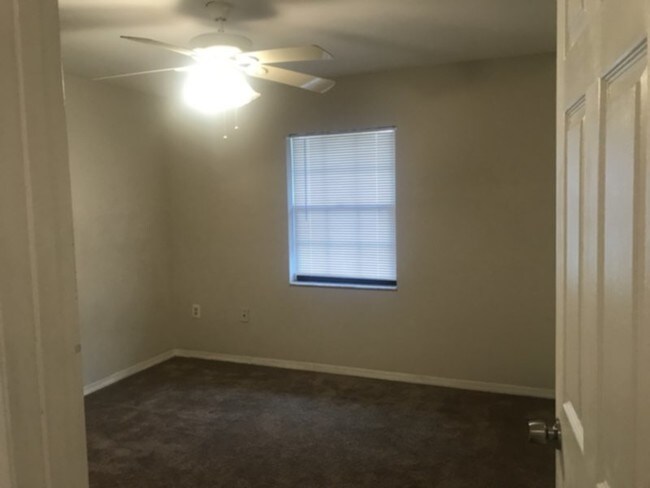 Foto del edificio - 3529 Bay Ct