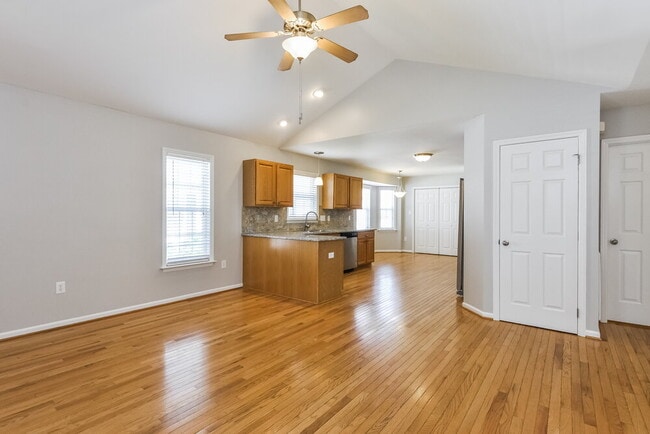 Building Photo - 305 Occidental Dr