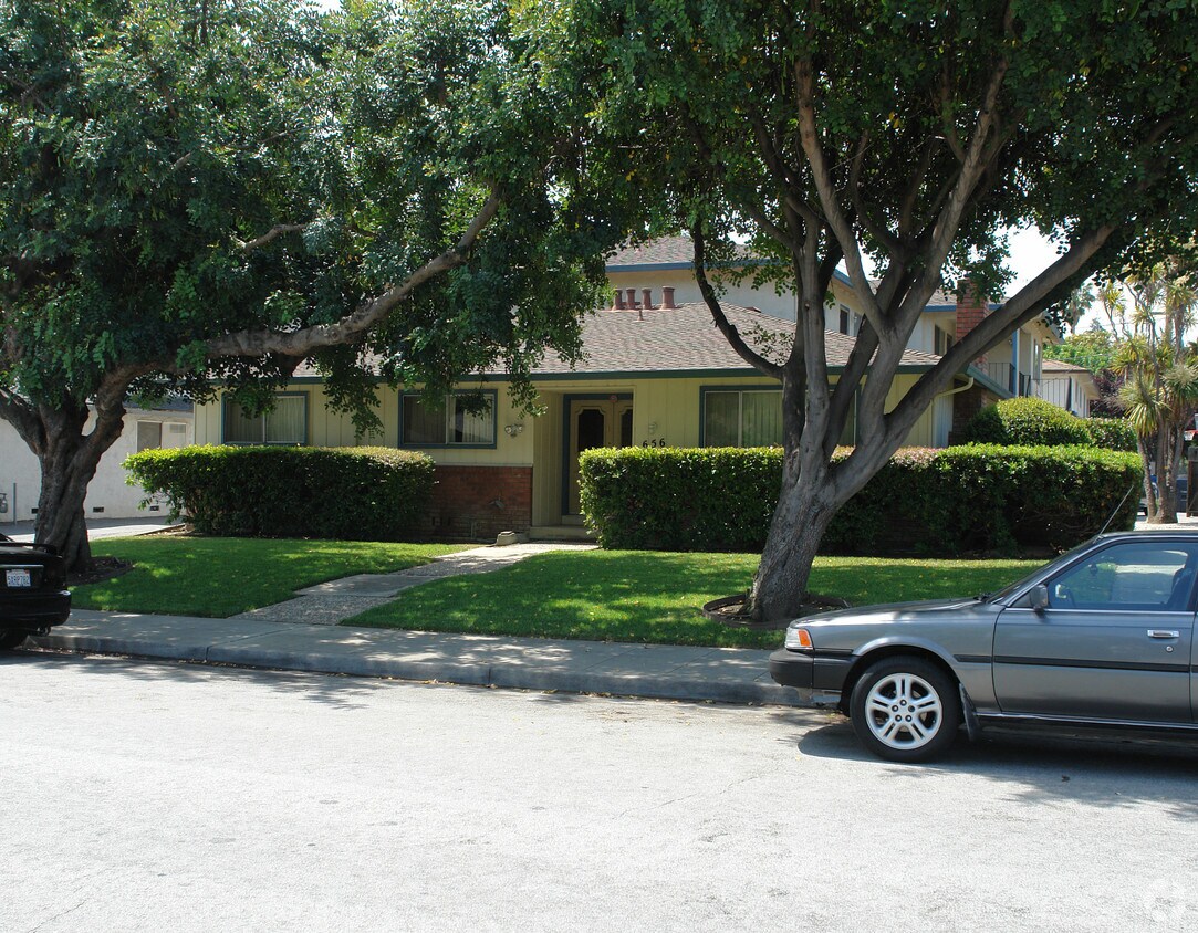 Primary Photo - 656 Olive Ave