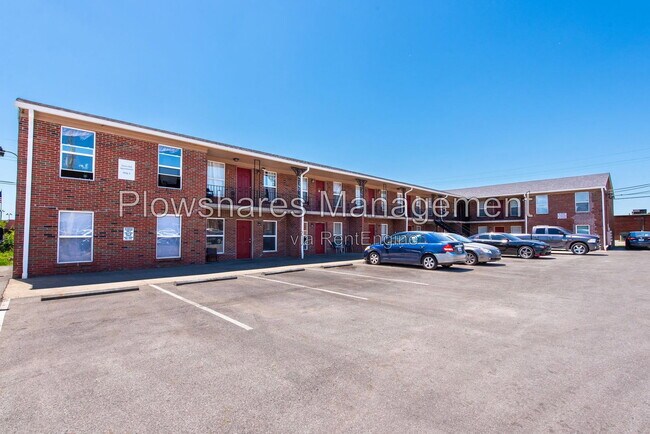 Foto del edificio - 3277 Chinquapin Ln
