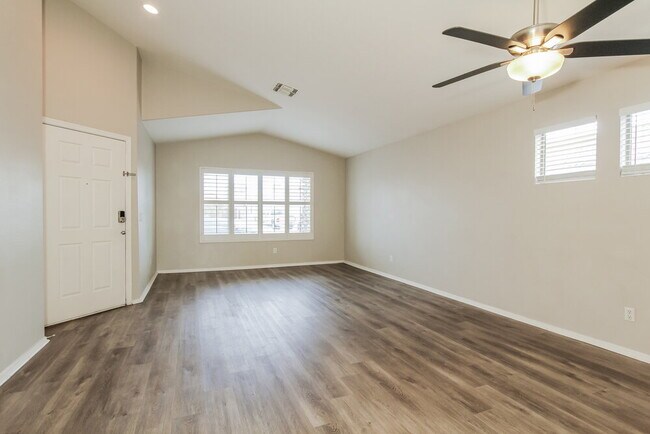 Foto del edificio - 8256 N 112th Ave