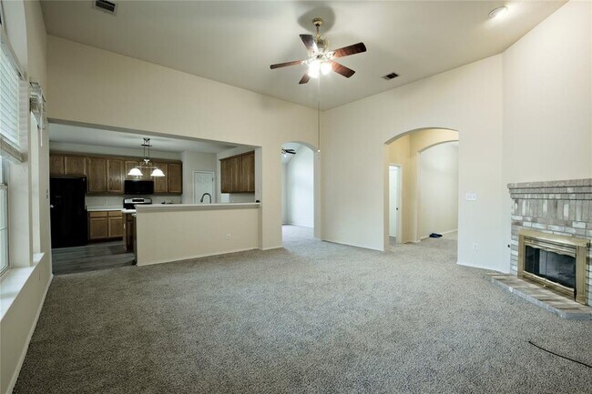 Building Photo - 704 Thrush Dr