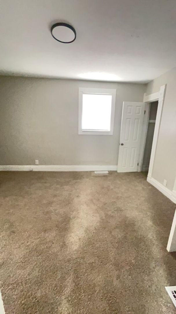 Foto del edificio - 1333 E Main St