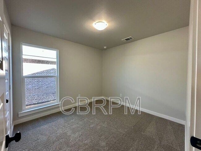 Foto del edificio - 3704 Venita Ave