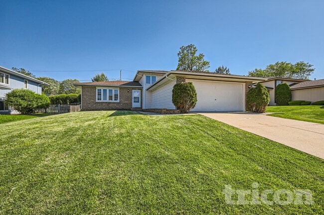 Building Photo - 285 Polo Club Dr