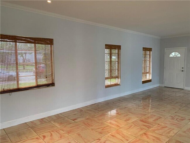 Building Photo - 3611 Ponce de Leon