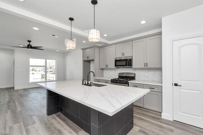 Foto del edificio - 8636 Scott St
