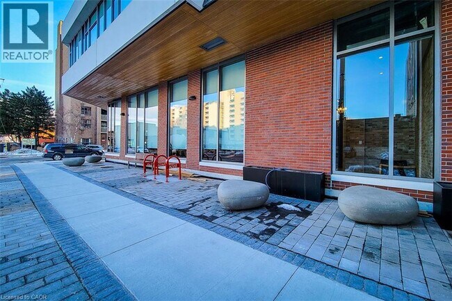 Photo du bâtiment - 212 King William St