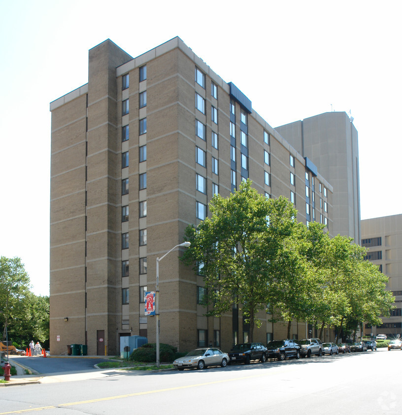 Building Photo - Town Center