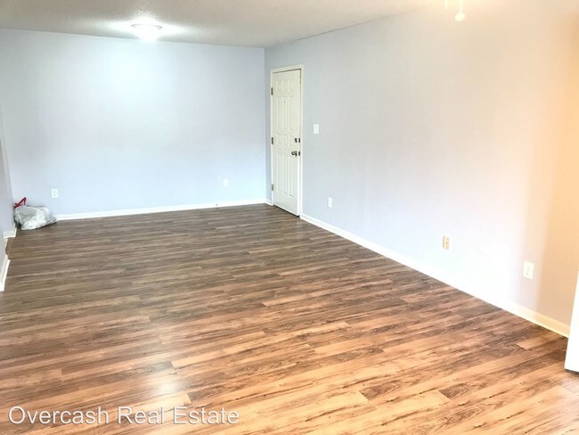 Building Photo - 2 br, 2 bath House - 121 Carriage House Drive