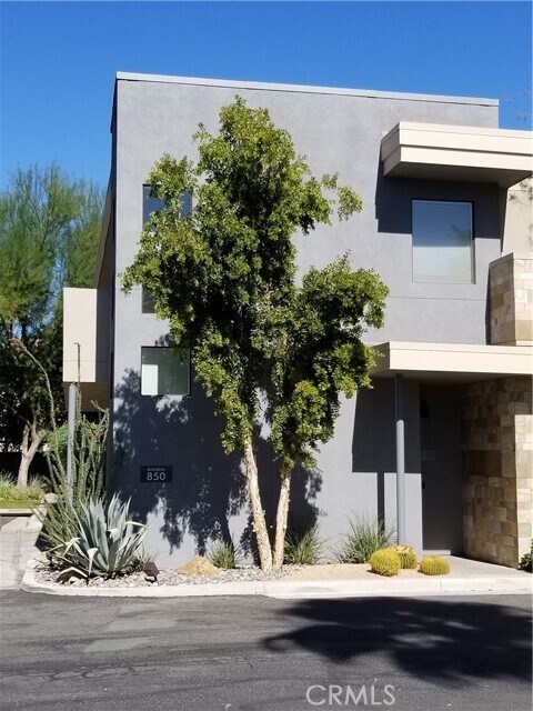 Primary Photo - 850 E Palm Canyon Dr