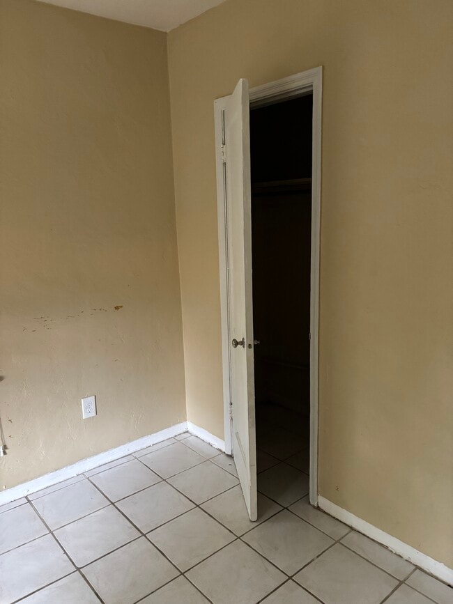 Foto del edificio - 1007 NE 112th St