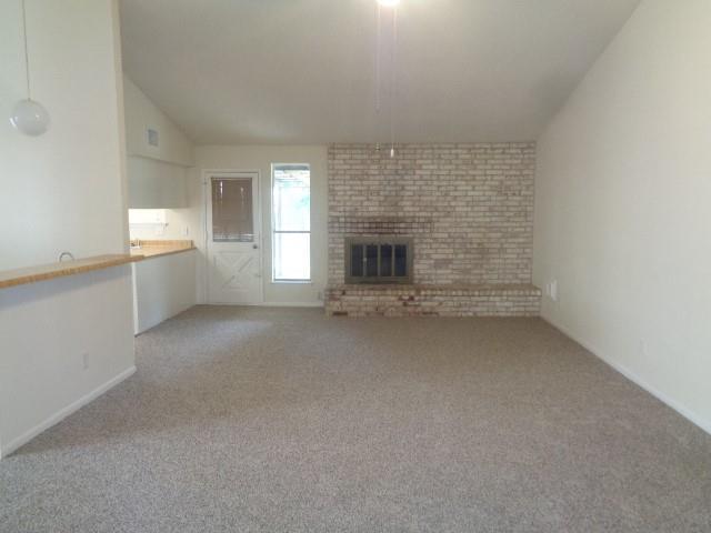 Foto principal - 23730 Farm Hill Dr