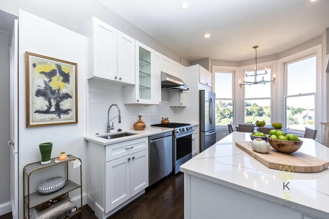 Building Photo - 85 Regent St